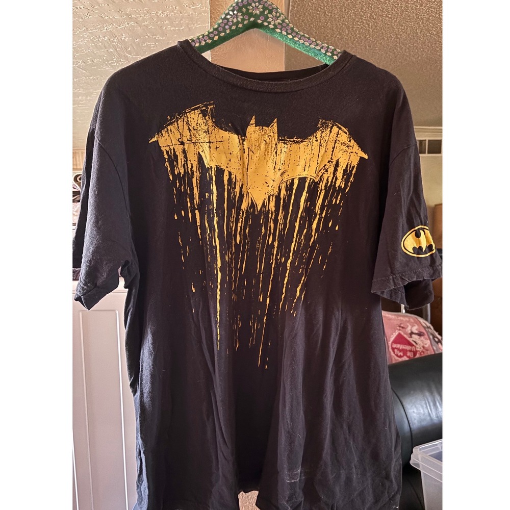 Batman Arkham Origins Graphic T-Shirt Mens Black Yellow Drip Bat Logo DC